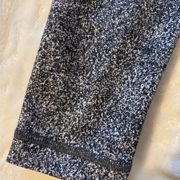Lululemon Black and white speckled wide waist Size 4 Full length Good Condition - Picture 5 of 8